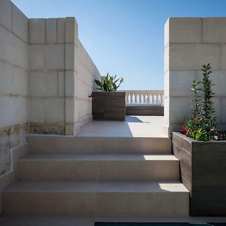 Julesy'S Bnb Cospicua Bagian luar foto
