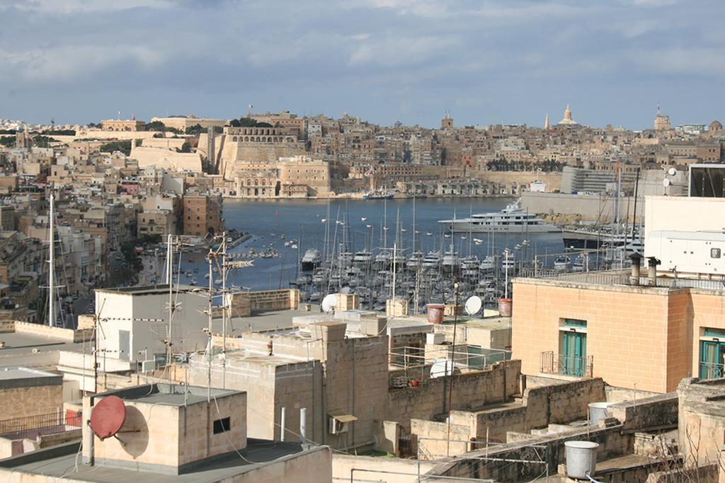 Julesy'S Bnb Cospicua Ruang foto