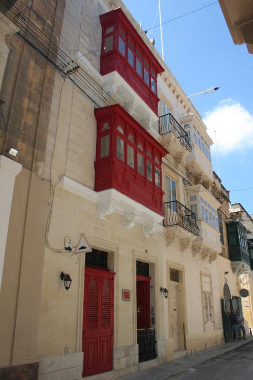 Julesy'S Bnb Cospicua Bagian luar foto
