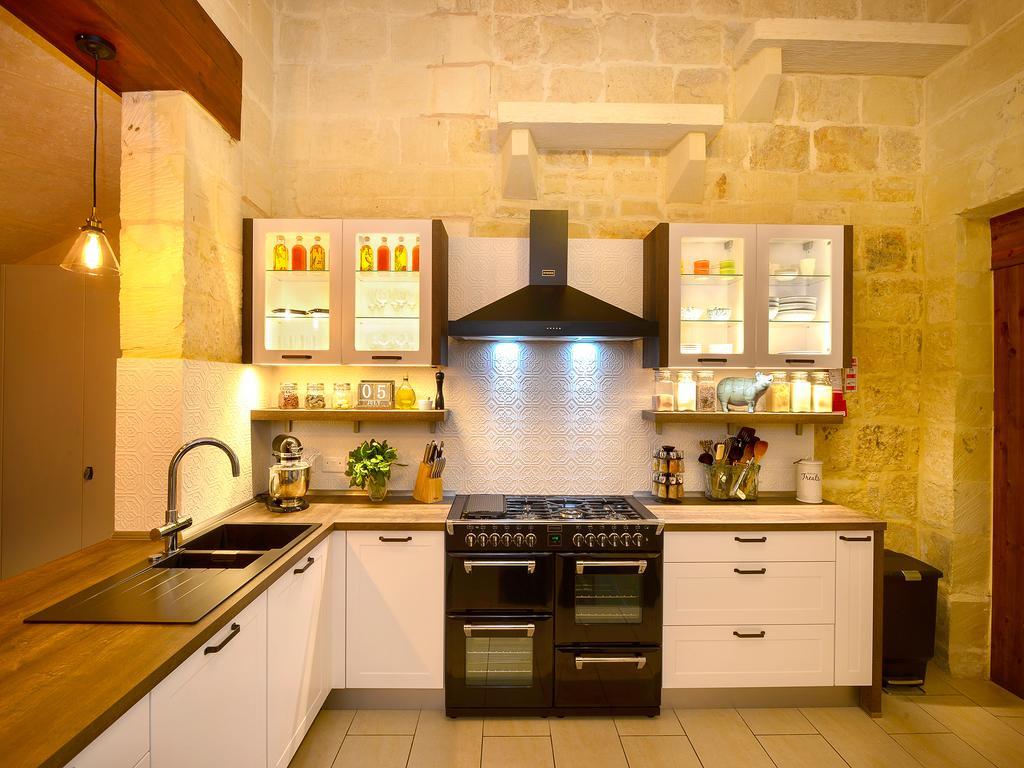 Julesy'S Bnb Cospicua Bagian luar foto