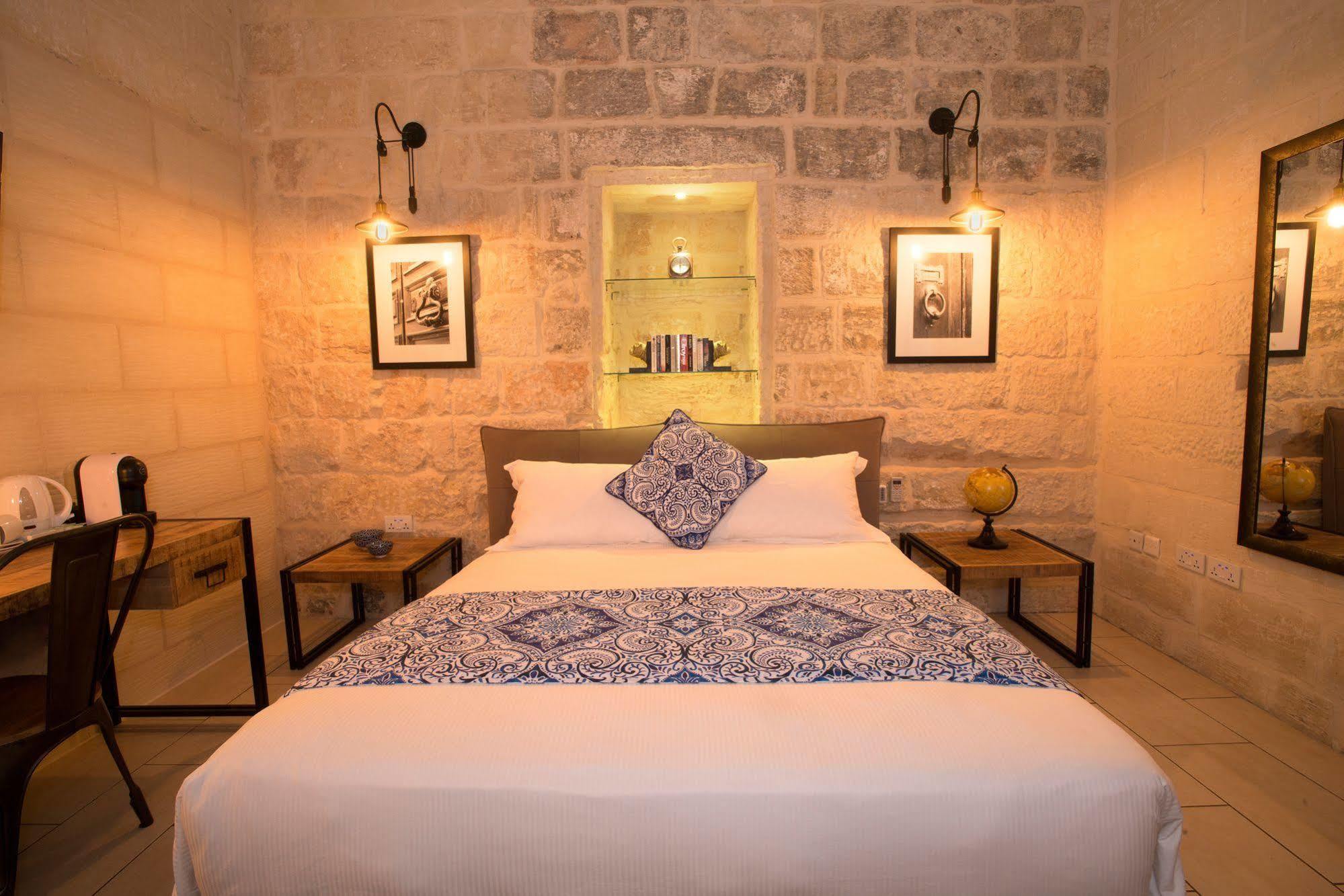 Julesy'S Bnb Cospicua Bagian luar foto