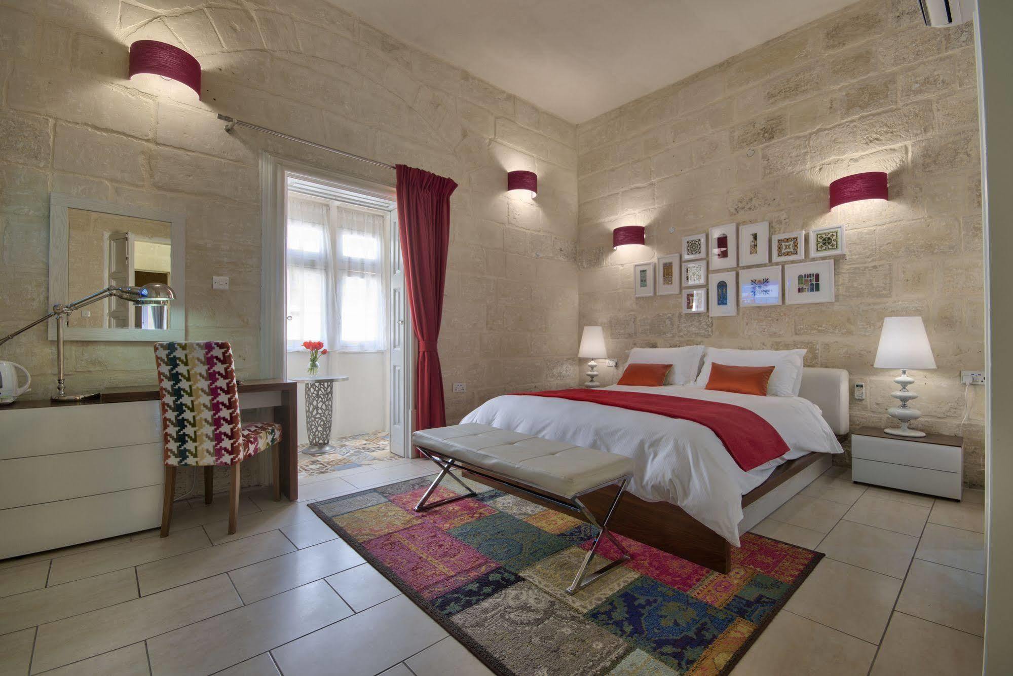 Julesy'S Bnb Cospicua Bagian luar foto