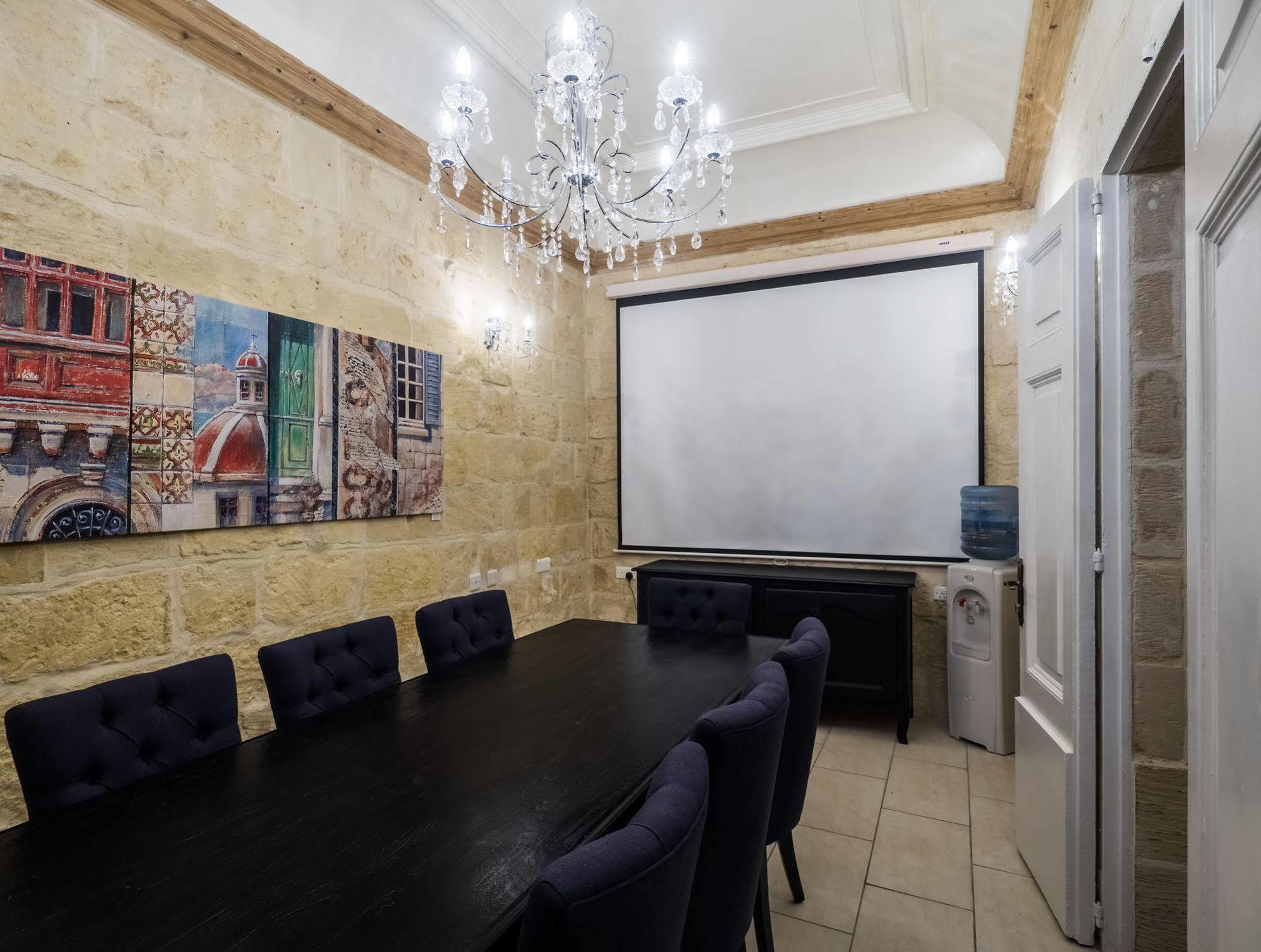 Julesy'S Bnb Cospicua Bagian luar foto