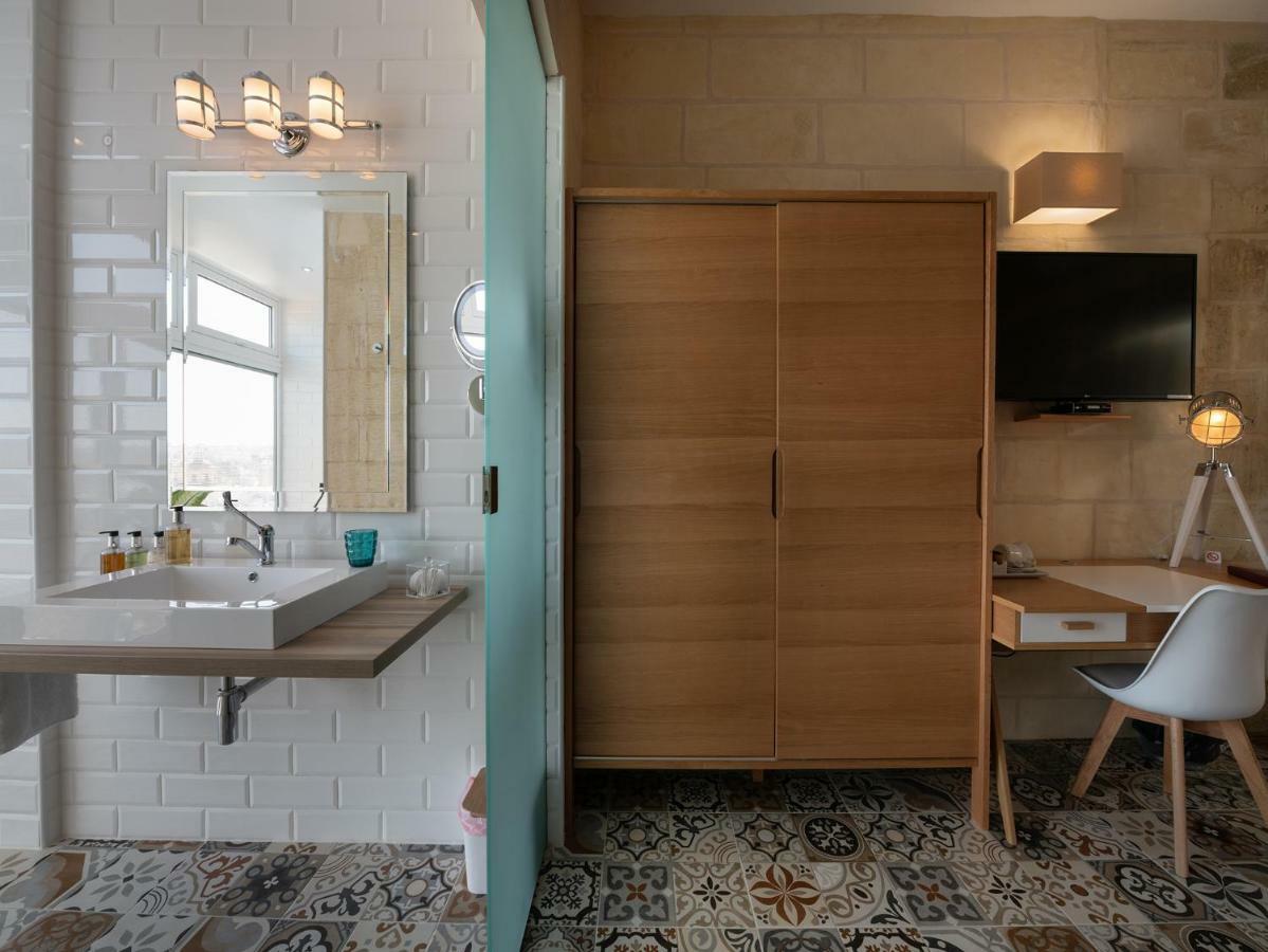 Julesy'S Bnb Cospicua Bagian luar foto