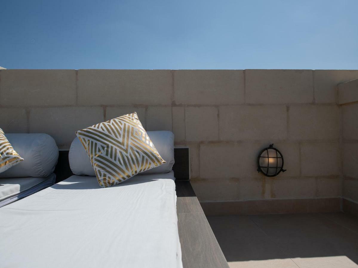 Julesy'S Bnb Cospicua Bagian luar foto