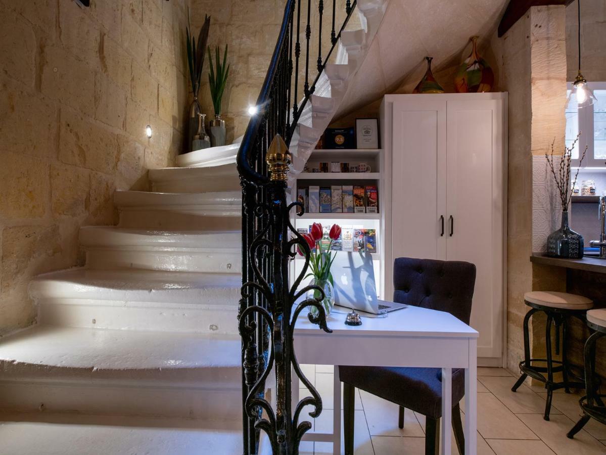 Julesy'S Bnb Cospicua Bagian luar foto